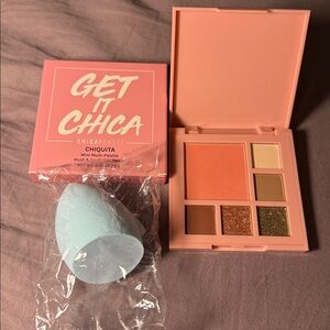 NEW! GET IT CHICA 💘 "CHIQUITA" and make up sponge